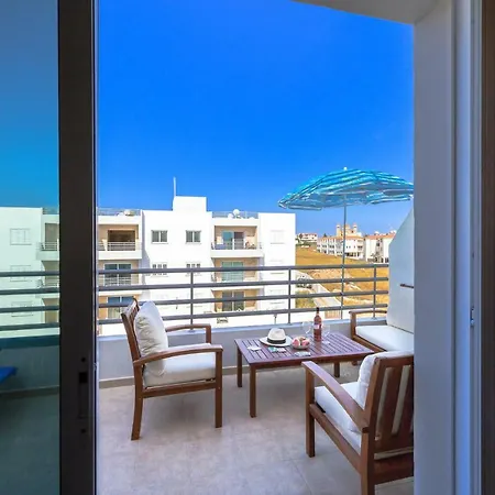 Апартаменты Modern 1 Bedroom Паралимни