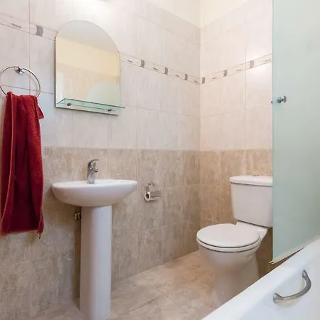 Modern 1 Bedroom Апартаменты Паралимни